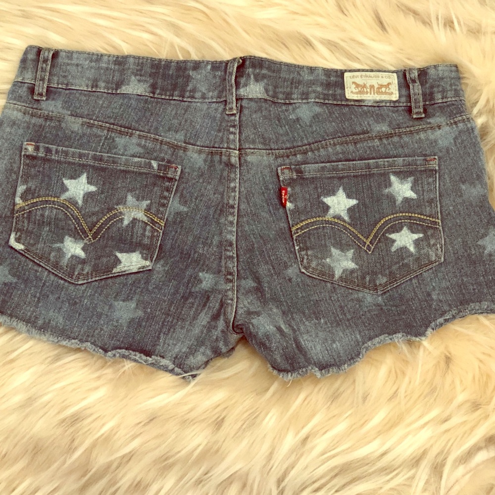 Levi’s star ⭐️ denim shorts